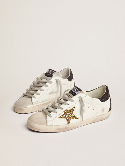 Super-Star LTD femme avec étoile dorée et contrefort à paillettes noires